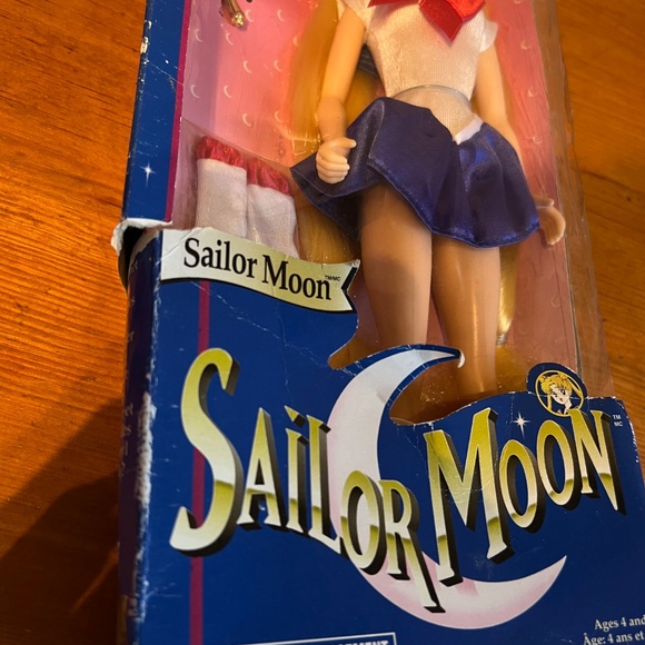 Sailor Moon Doll - Picture 5 of 5